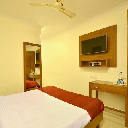Oyo 5190 Hotel Golden Inn Chandigarh Exterior photo