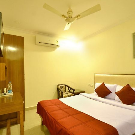 Oyo 5190 Hotel Golden Inn Chandigarh Exterior photo