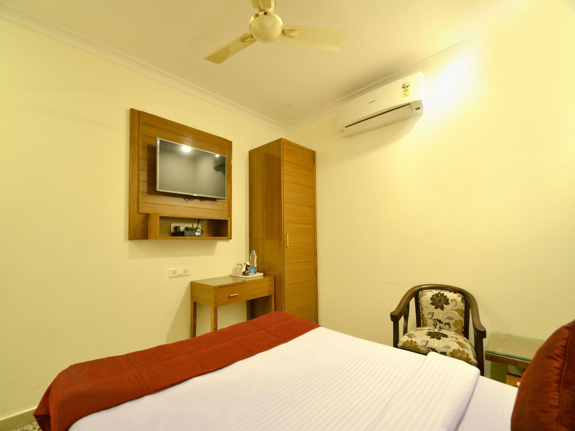 Oyo 5190 Hotel Golden Inn Chandigarh Exterior photo